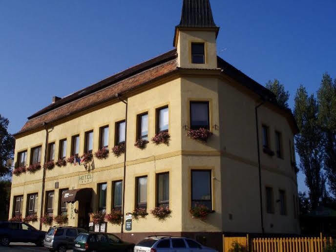 Hotel U Branky Stříbro Kültér fotó