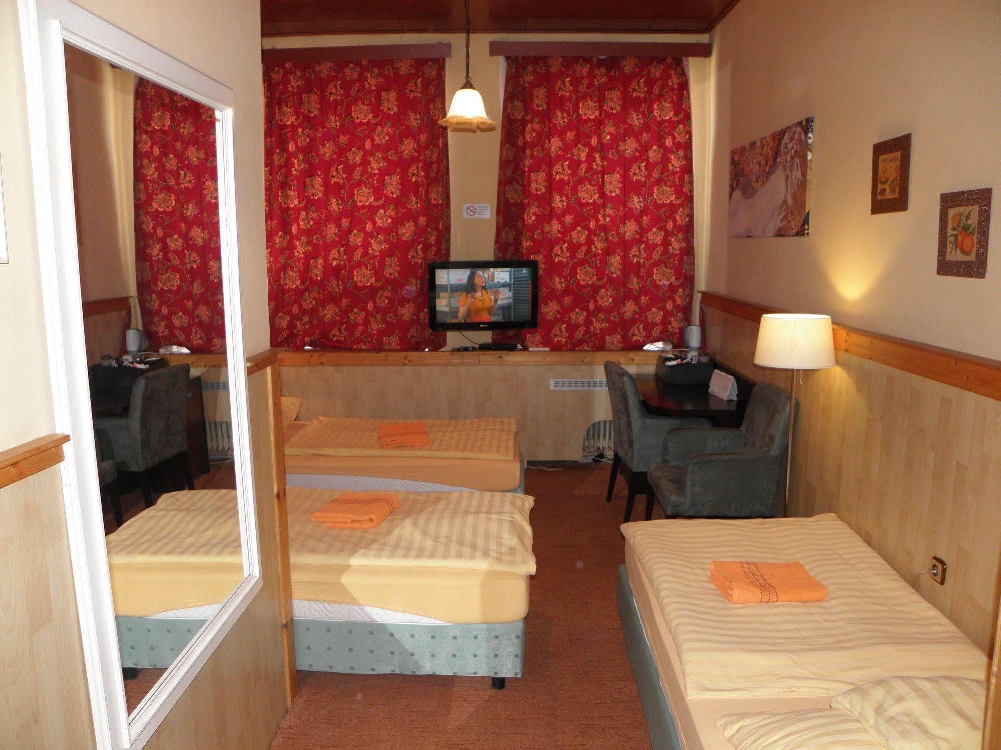Hotel U Branky Stříbro Kültér fotó